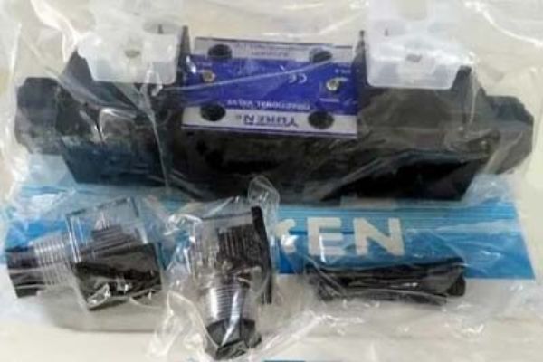 油研電磁換向閥DSG-01-3C60-D12-N-70，DSG-01-3C60-D24-70